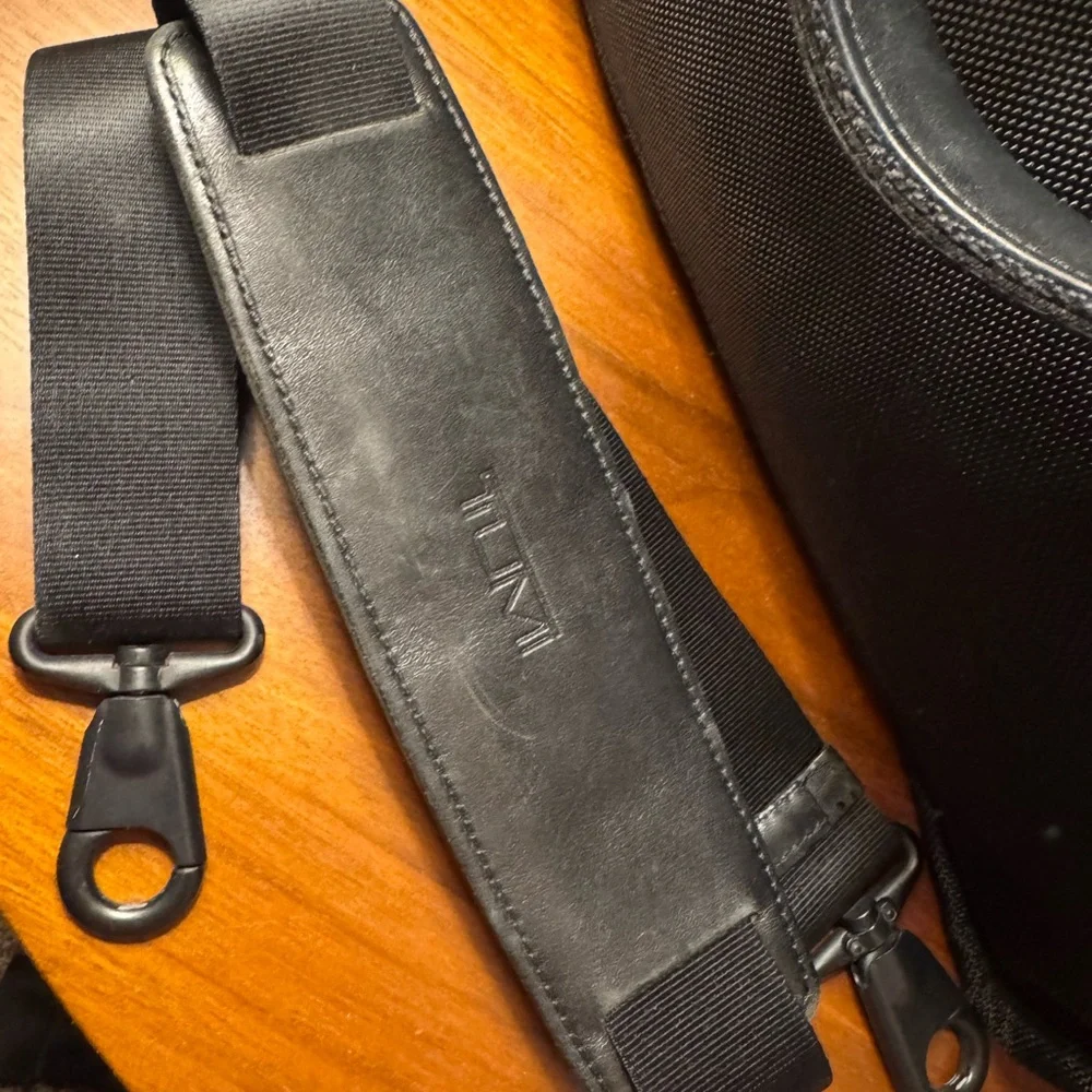 Tumi pass expandable
